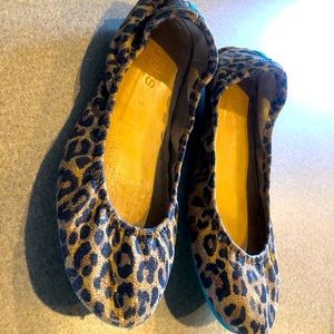 Animal print Tieks, only wore a few times. Size 6